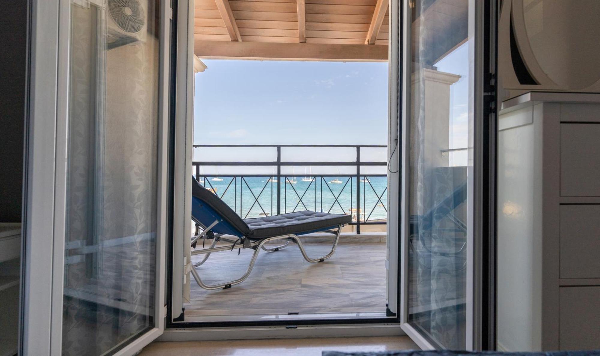 George Beachfront Apartments Lithakia  Chambre photo