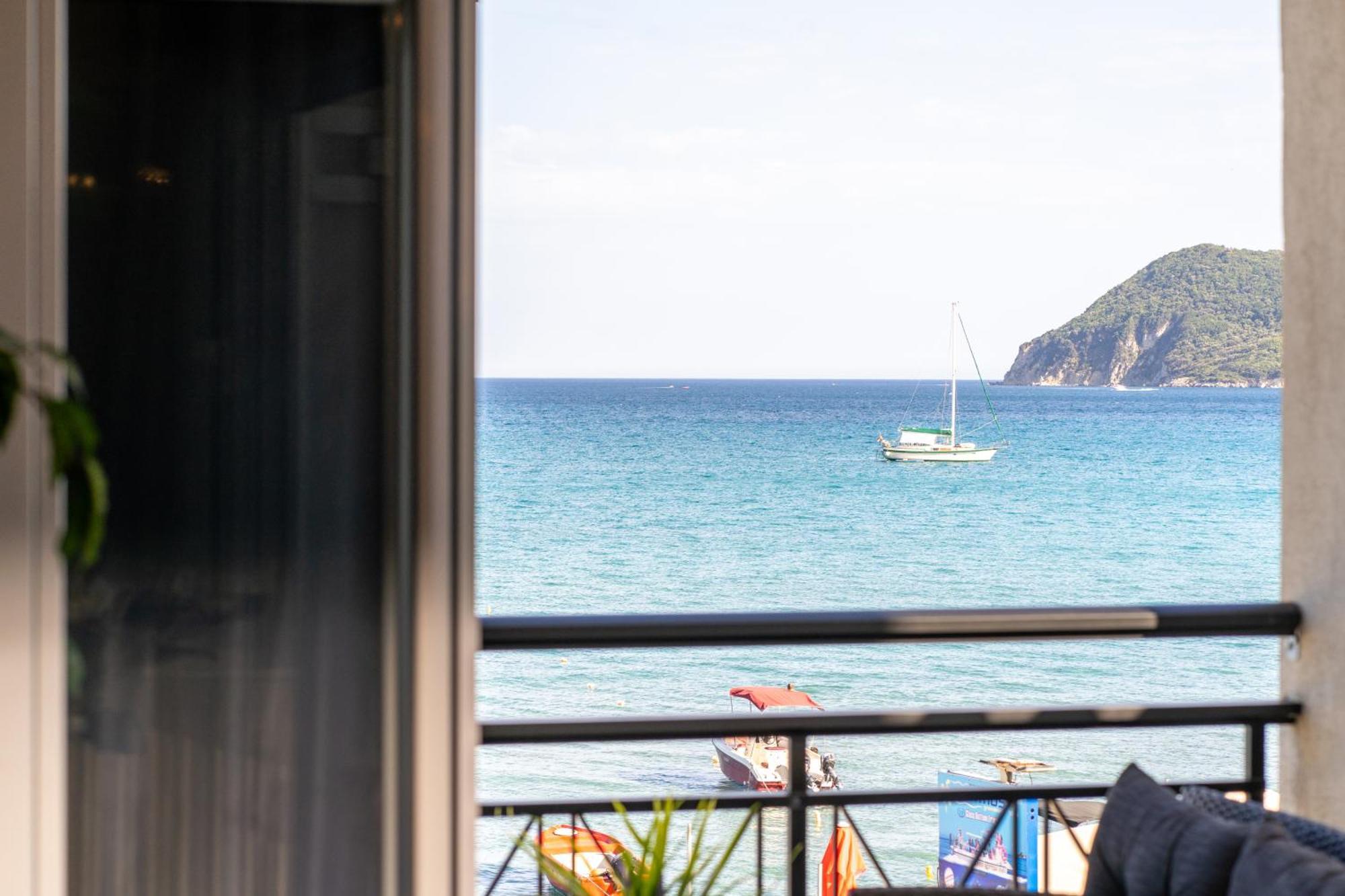 George Beachfront Apartments Lithakia  Chambre photo