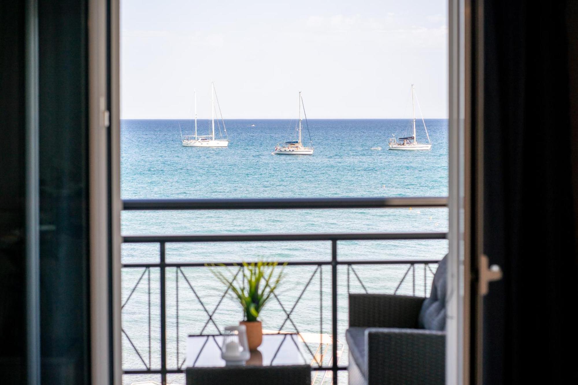 George Beachfront Apartments Lithakia  Chambre photo