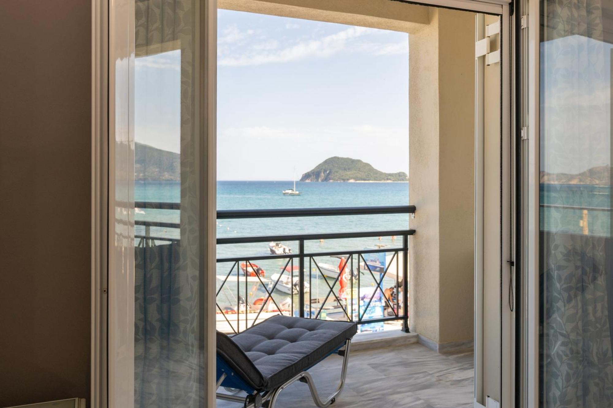 George Beachfront Apartments Lithakia  Chambre photo