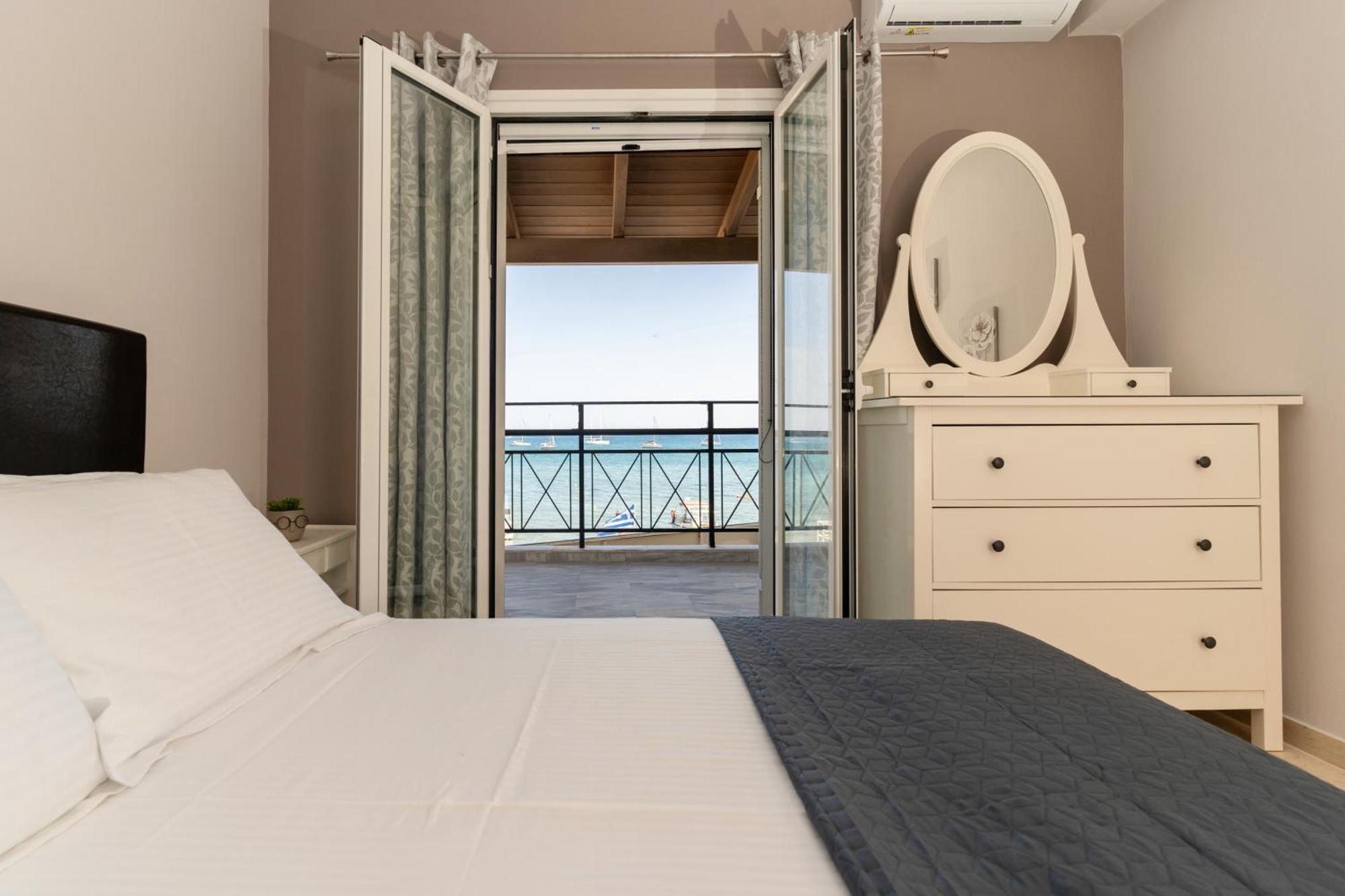 George Beachfront Apartments Lithakia  Chambre photo