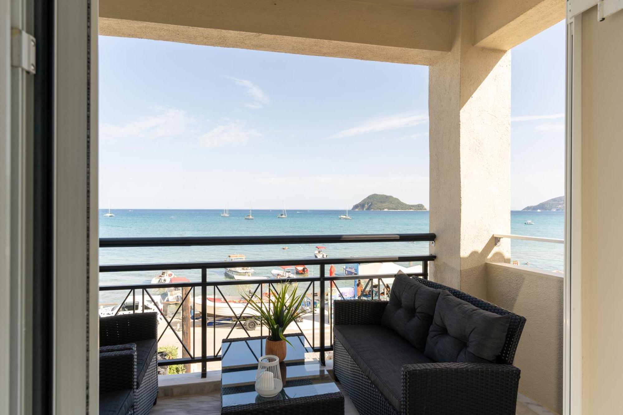 George Beachfront Apartments Lithakia  Extérieur photo