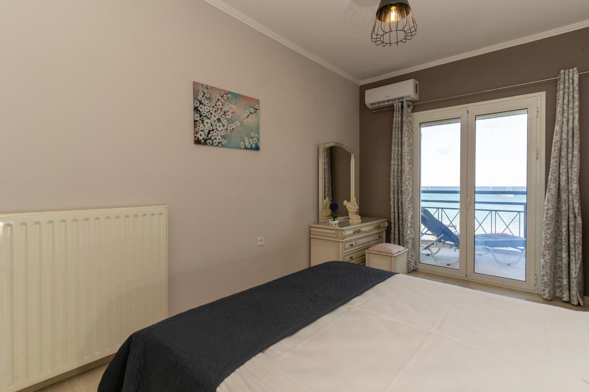 George Beachfront Apartments Lithakia  Chambre photo