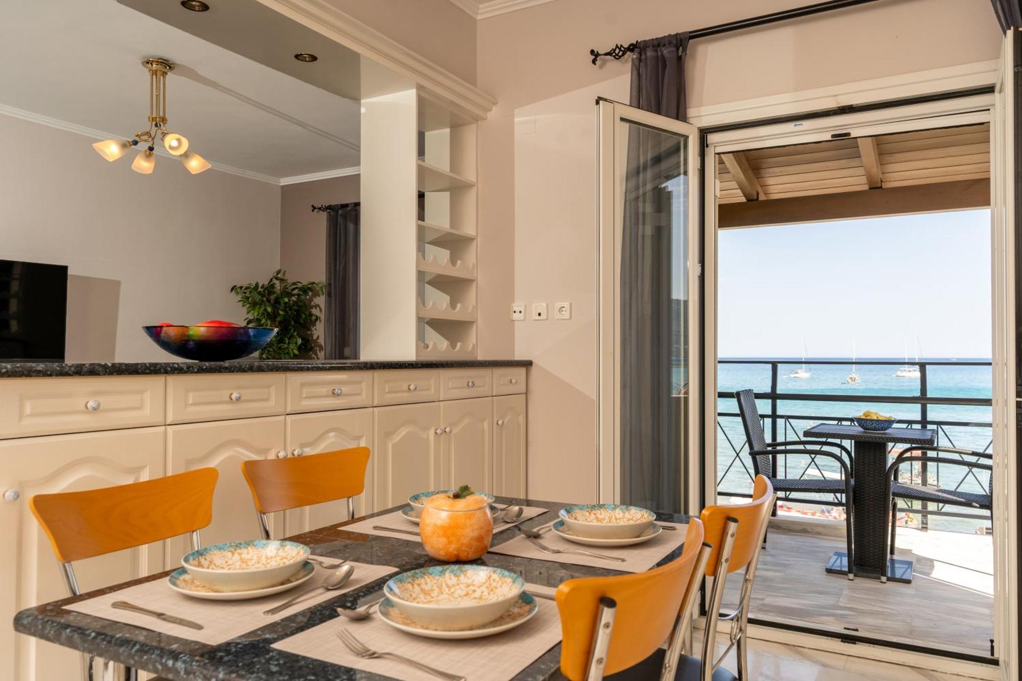 George Beachfront Apartments Lithakia  Chambre photo